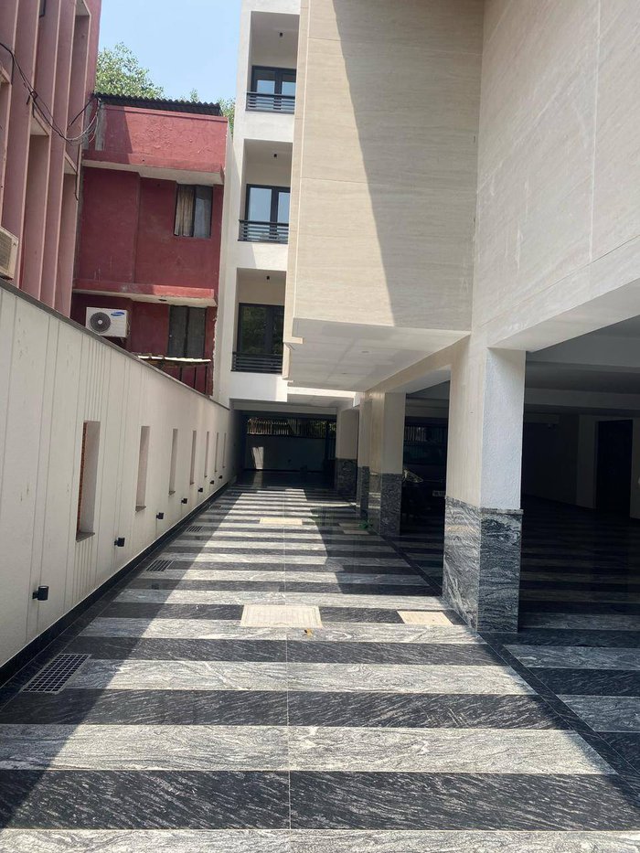 South Delhi floors ( 5 BHK | 5400 Sqft ) : Image 1