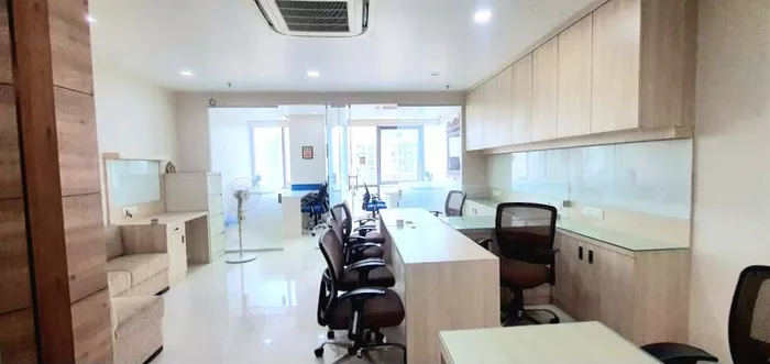 Available 750 sqft furnished office on rent at wakad : Image 1
